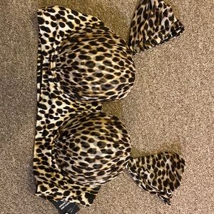Torrid cheetah print swim top. Never worn